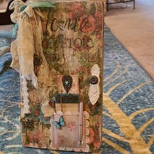 Fun, handmade, shabby chic beautifully designed home decor.
